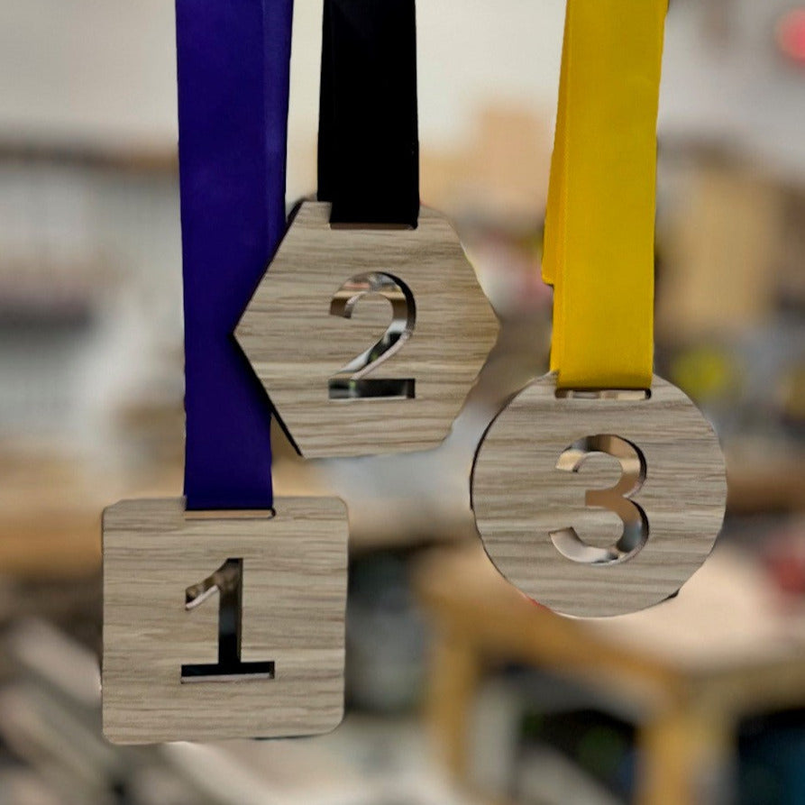 Oak veneer Eco Place Medals